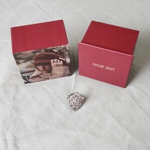 Taylor Swift Red Ring